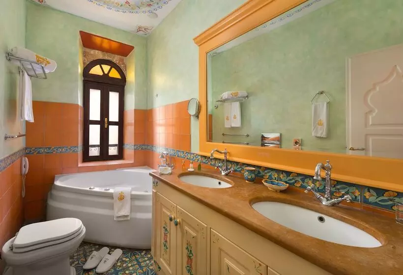 ホテル Nikos Takis Fashion Boutique