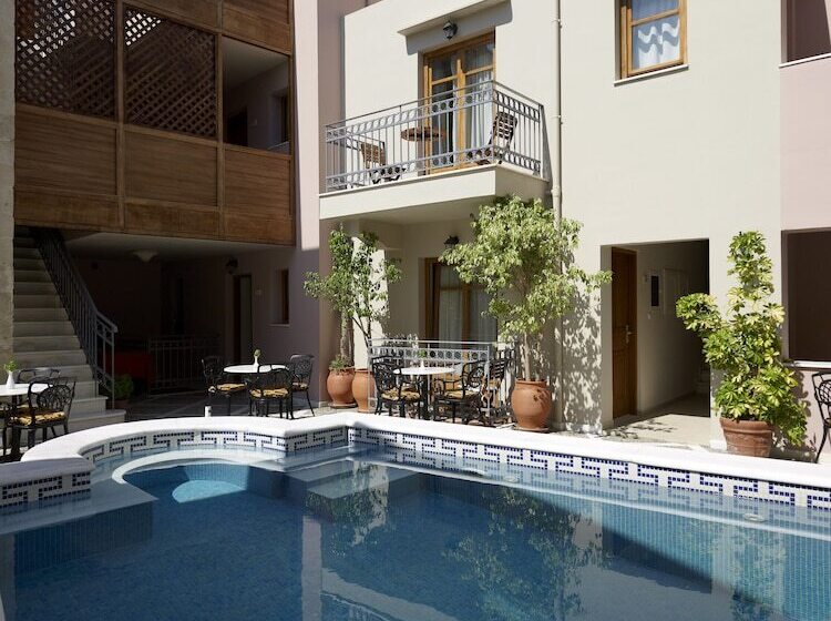 בית מלון כפרי Palazzo Vecchio Exclusive Residence