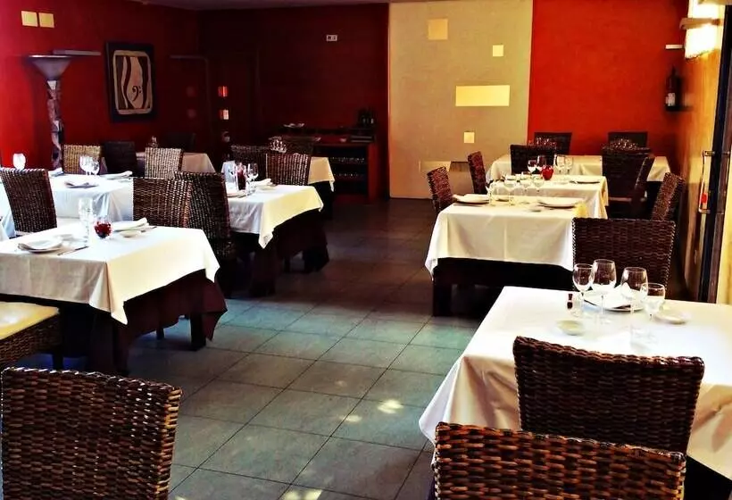 호텔 Portal Del Caroig