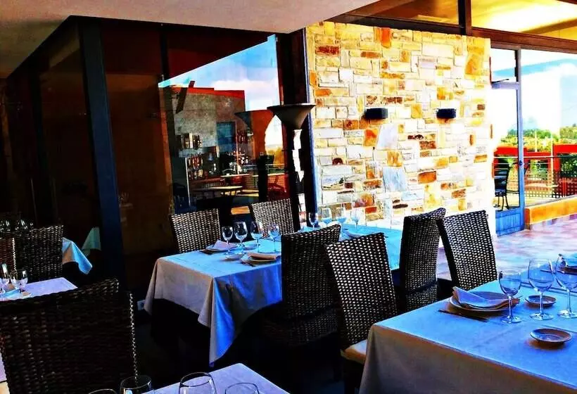 호텔 Portal Del Caroig