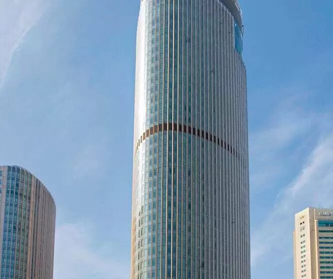 Sheraton Grand Shanghai Pudong Hotel & Residences