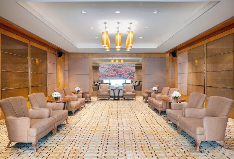 Sheraton Grand Shanghai Pudong Hotel & Residences