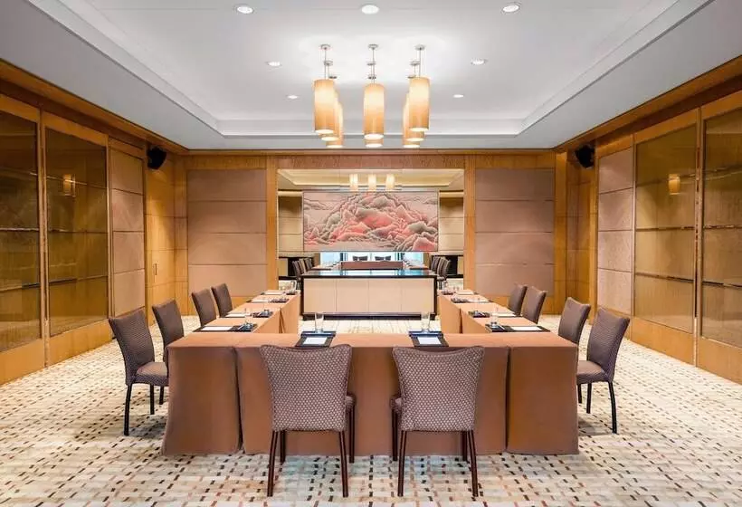 Sheraton Grand Shanghai Pudong Hotel & Residences