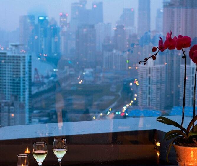 Sheraton Grand Shanghai Pudong Hotel & Residences