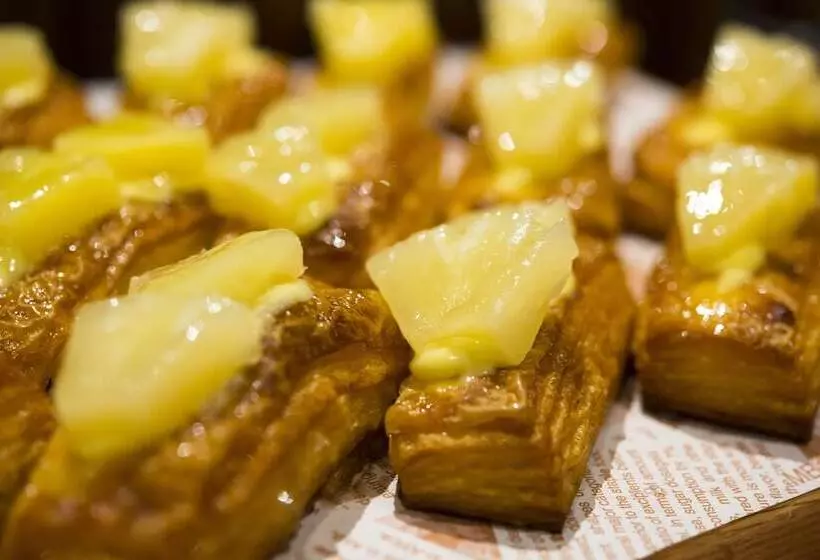 Sheraton Grand Shanghai Pudong Hotel & Residences