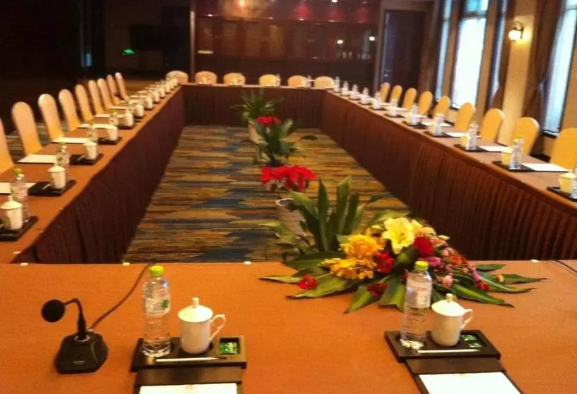 هتل Westlake Hillview International