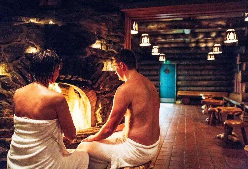 Kakslauttanen Arctic Resort   Igloos And Chalets