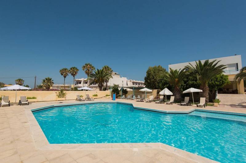 Leonidas Hotel & Studios