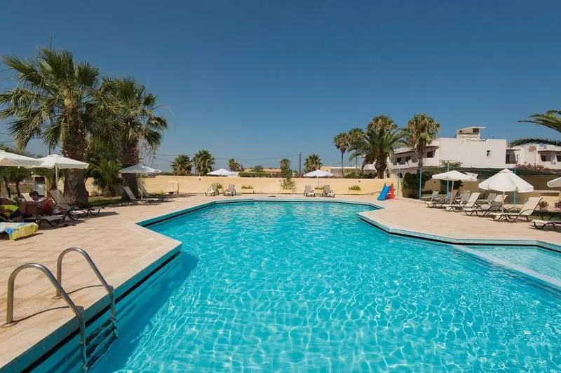 Leonidas Hotel & Studios