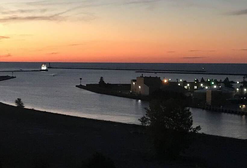 ホテル Ariel Broadway