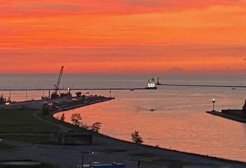 ホテル Ariel Broadway