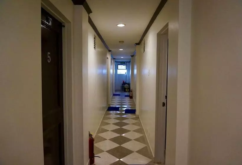 Hotelli Av Seven Resort