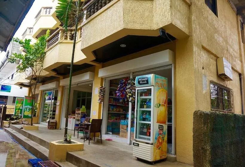 Hotelli Av Seven Resort