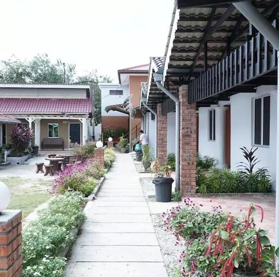 Hotelli Pondok Muara Chalet