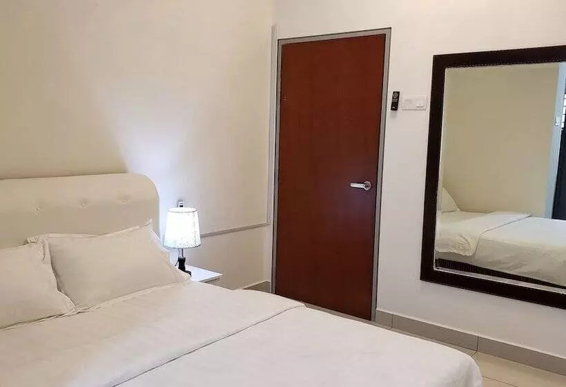 هتل Sr Home Stay At Klia