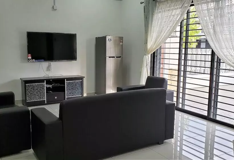 هتل Sr Home Stay At Klia