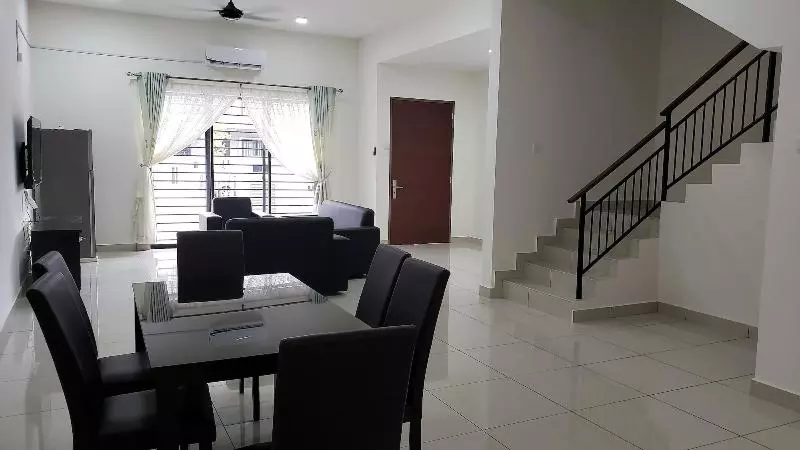 هتل Sr Home Stay At Klia