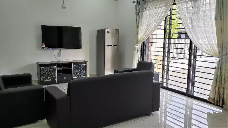 هتل Sr Home Stay At Klia
