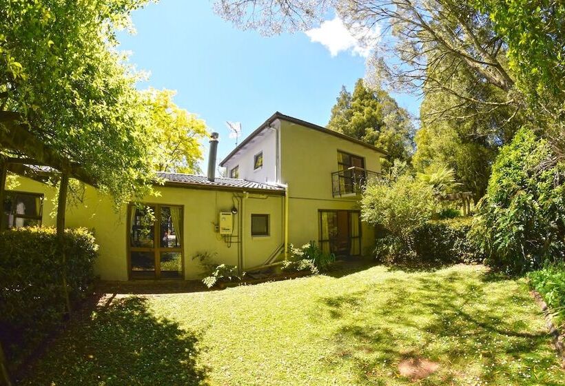 ホテル Te Popo Gardens And Accommodation