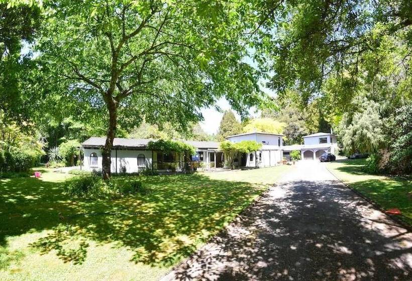 ホテル Te Popo Gardens And Accommodation