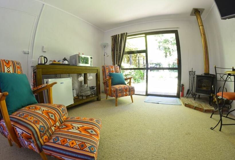 ホテル Te Popo Gardens And Accommodation