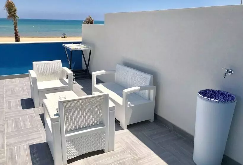 Hotelli Terrazze Sul Mare