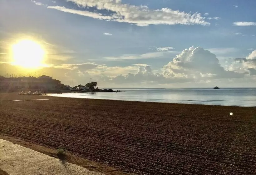 Hotelli Terrazze Sul Mare