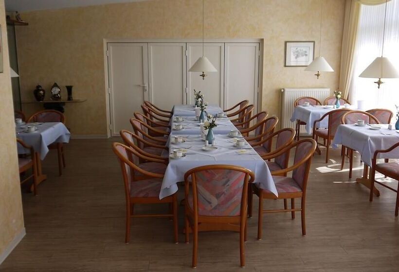 Отель Thöles Gästehaus Garni Hoya