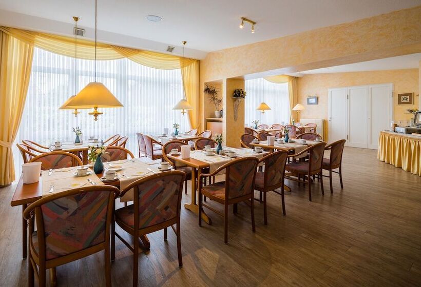 Отель Thöles Gästehaus Garni Hoya