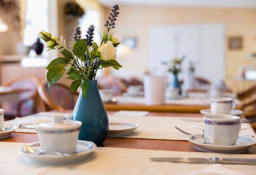 Отель Thöles Gästehaus Garni Hoya