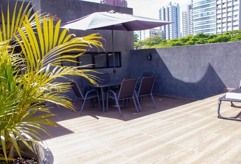 Aparthotel Twin Towers