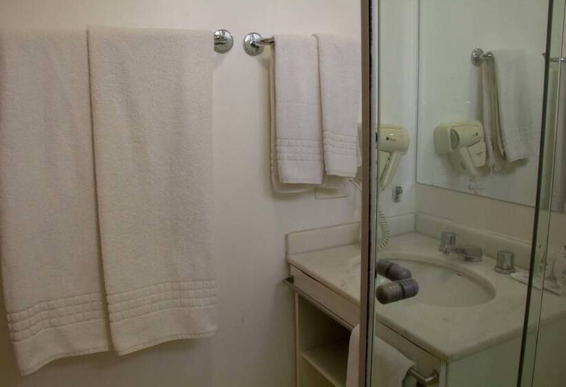 Aparthotel Twin Towers