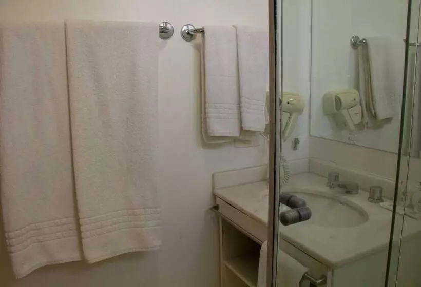 Aparthotel Twin Towers