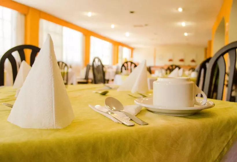 هتل Capital O  Casa Real Zacatecas