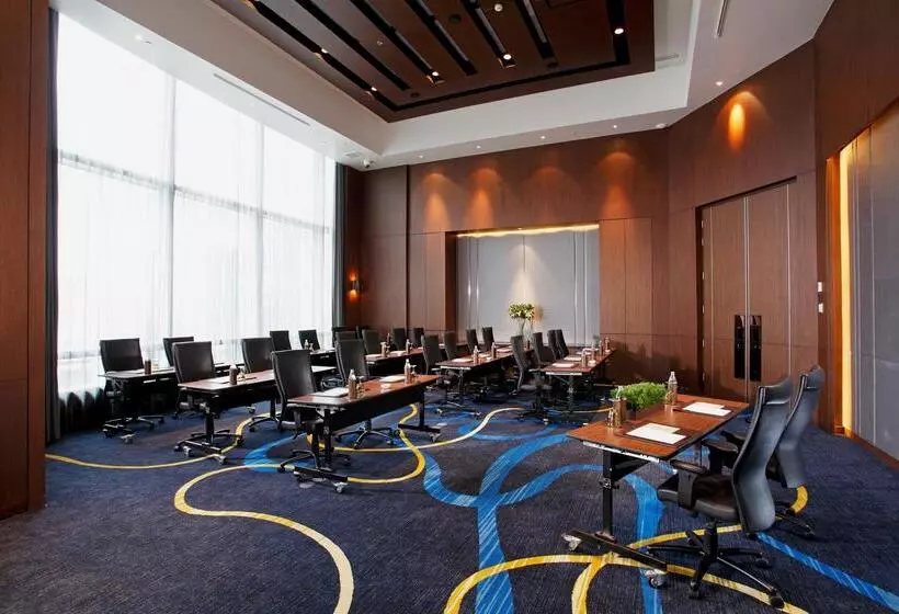 هتل Centara Grand At Central World