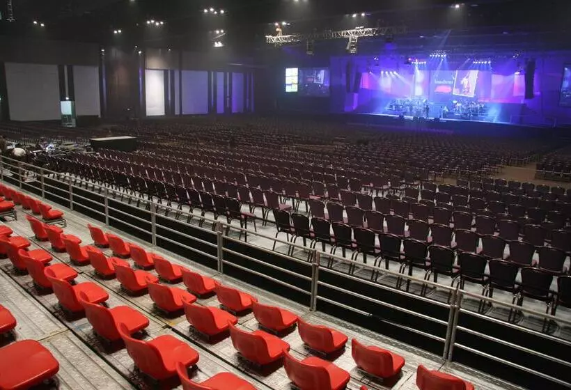 هتل Centara Grand At Central World