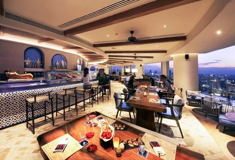 هتل Centara Grand At Central World