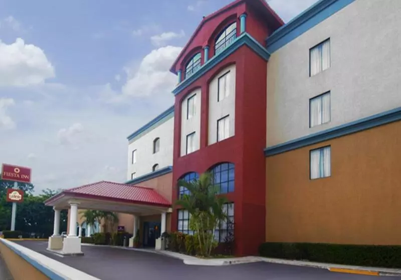 Отель Fiesta Inn Poza Rica