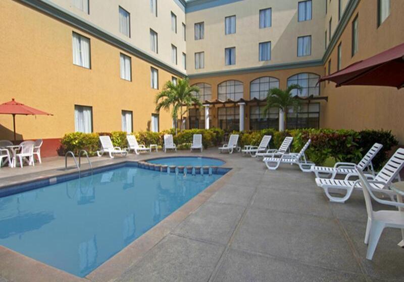 ホテル Fiesta Inn Poza Rica