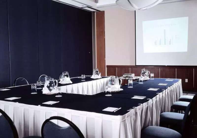 Отель Fiesta Inn Poza Rica