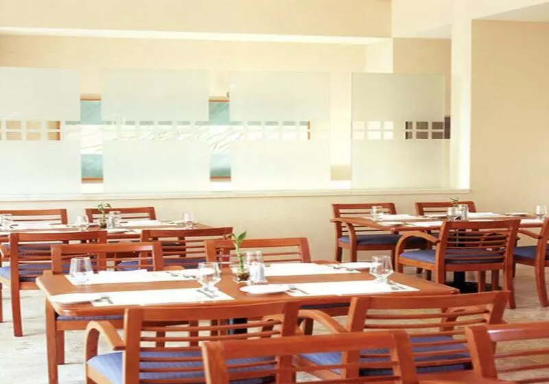 Отель Fiesta Inn Poza Rica