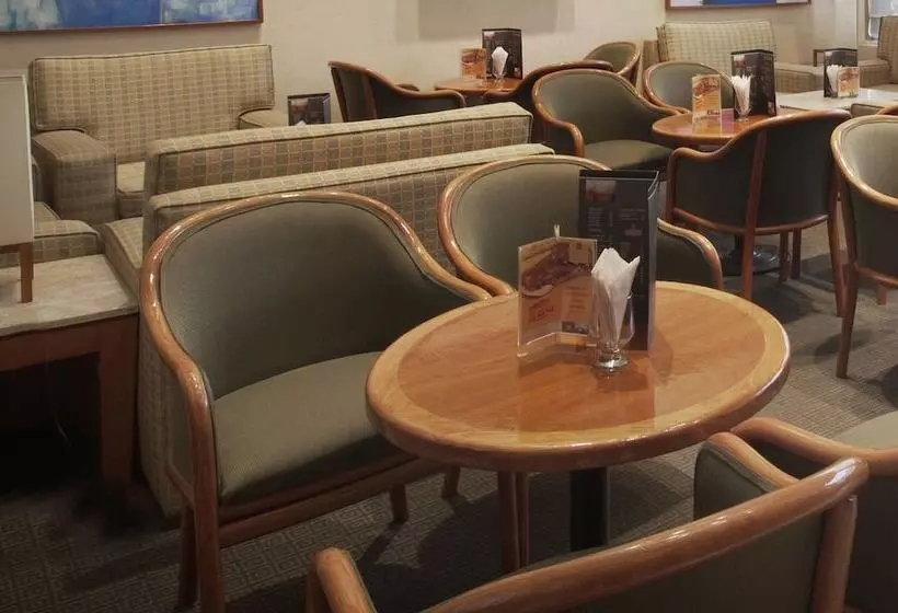 Отель Fiesta Inn Poza Rica