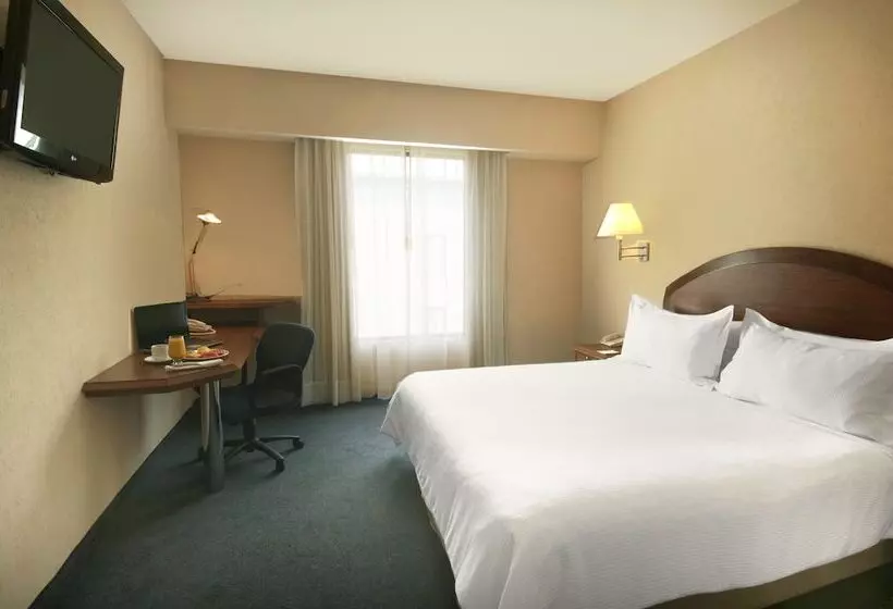 Отель Fiesta Inn Poza Rica