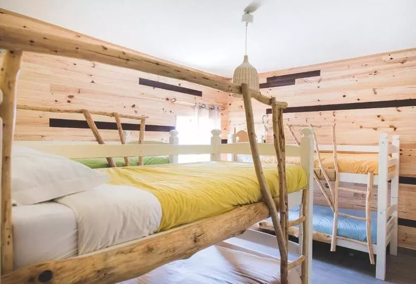 Отель Good Feeling Hostel & Guest House