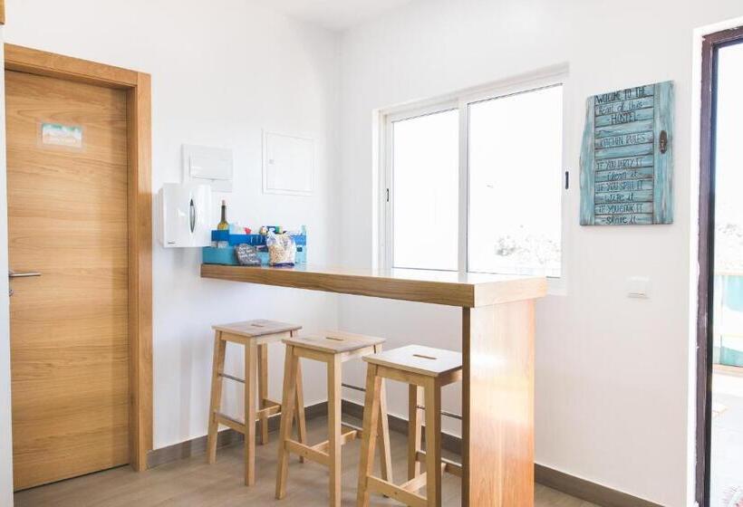 فندق Good Feeling Hostel & Guest House