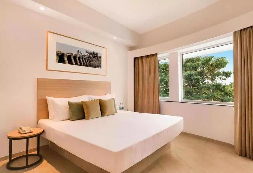 Lemon Tree Hotel Hinjewadi Pune