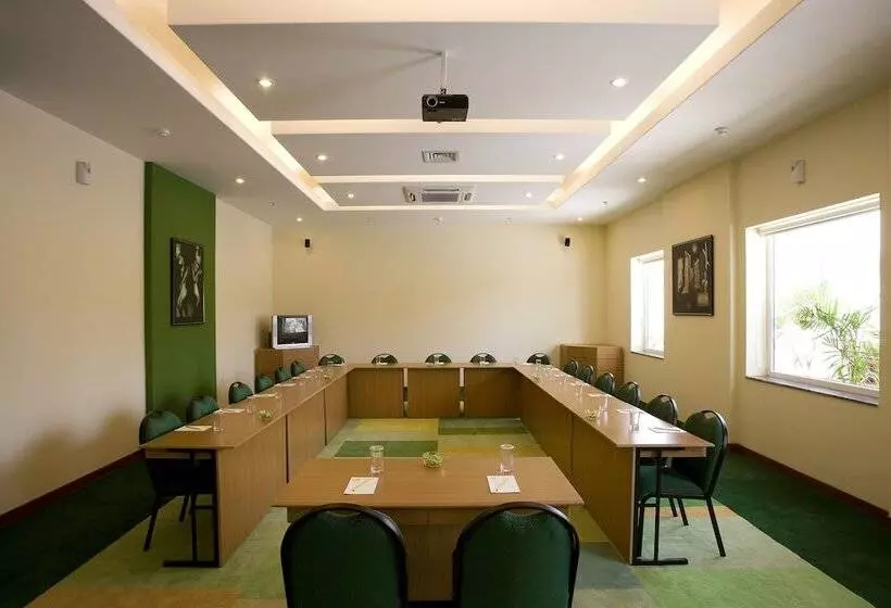 Lemon Tree Hotel Hinjewadi Pune