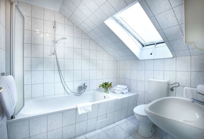 هتل Liegeplatz 13 Kiel By Premiere Classe