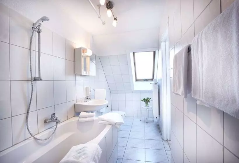 Hotell Liegeplatz 13 Kiel By Premiere Classe