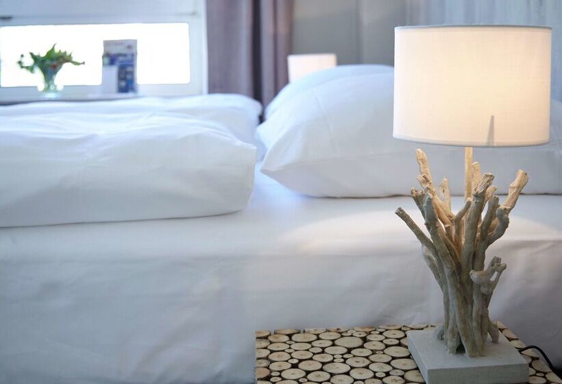 هتل Liegeplatz 13 Kiel By Premiere Classe